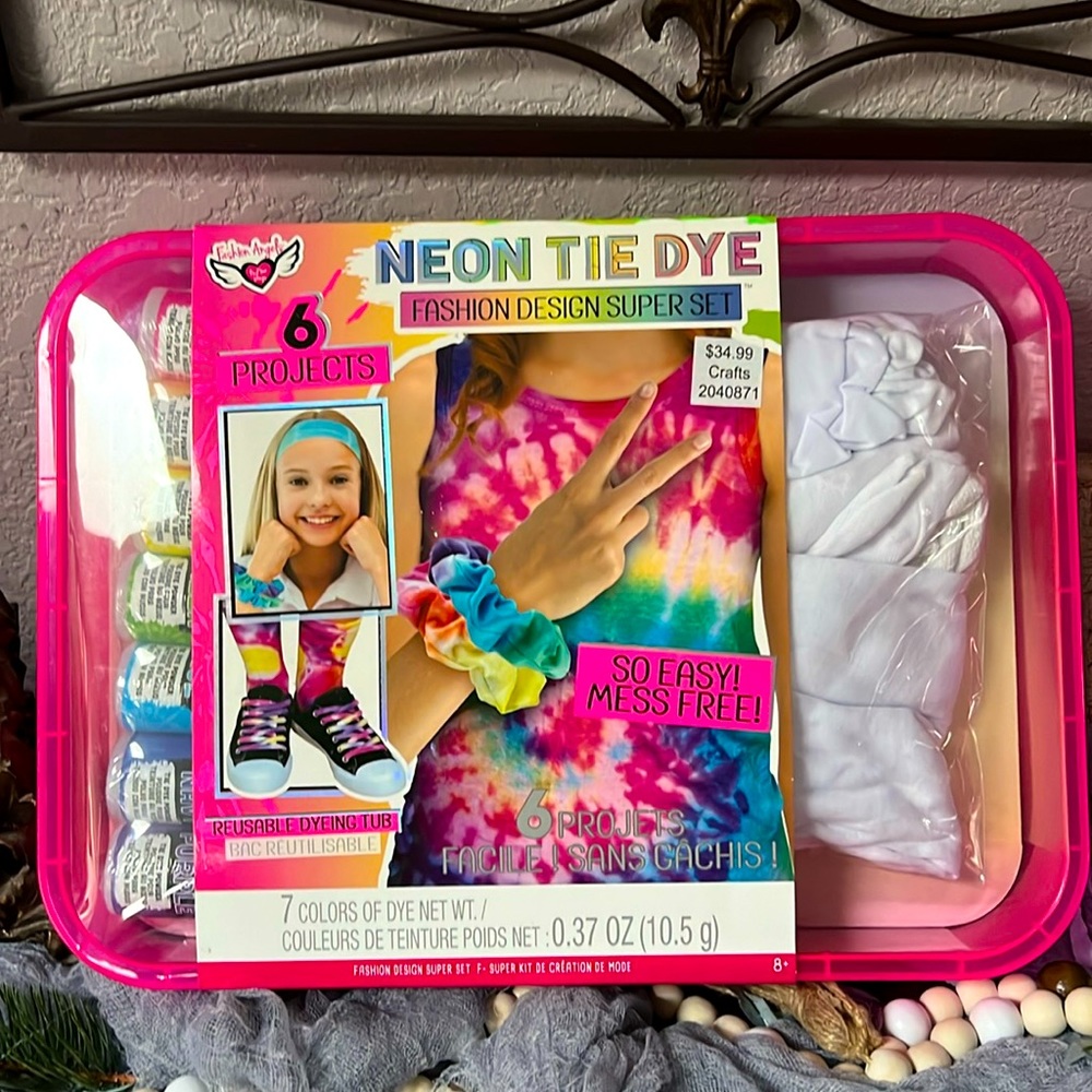 Fashion Designer Super Set NEON TIE DYE 6 Projects!